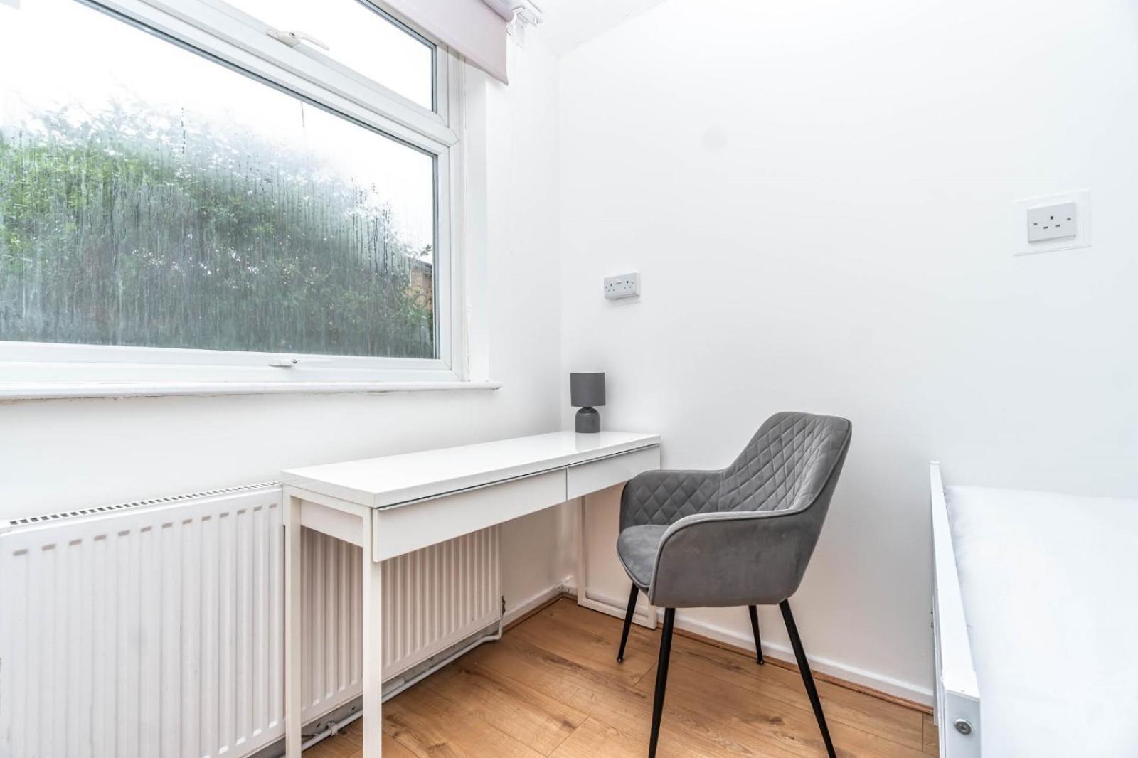 Bright Guest House In Hackney Londyn Zewnętrze zdjęcie