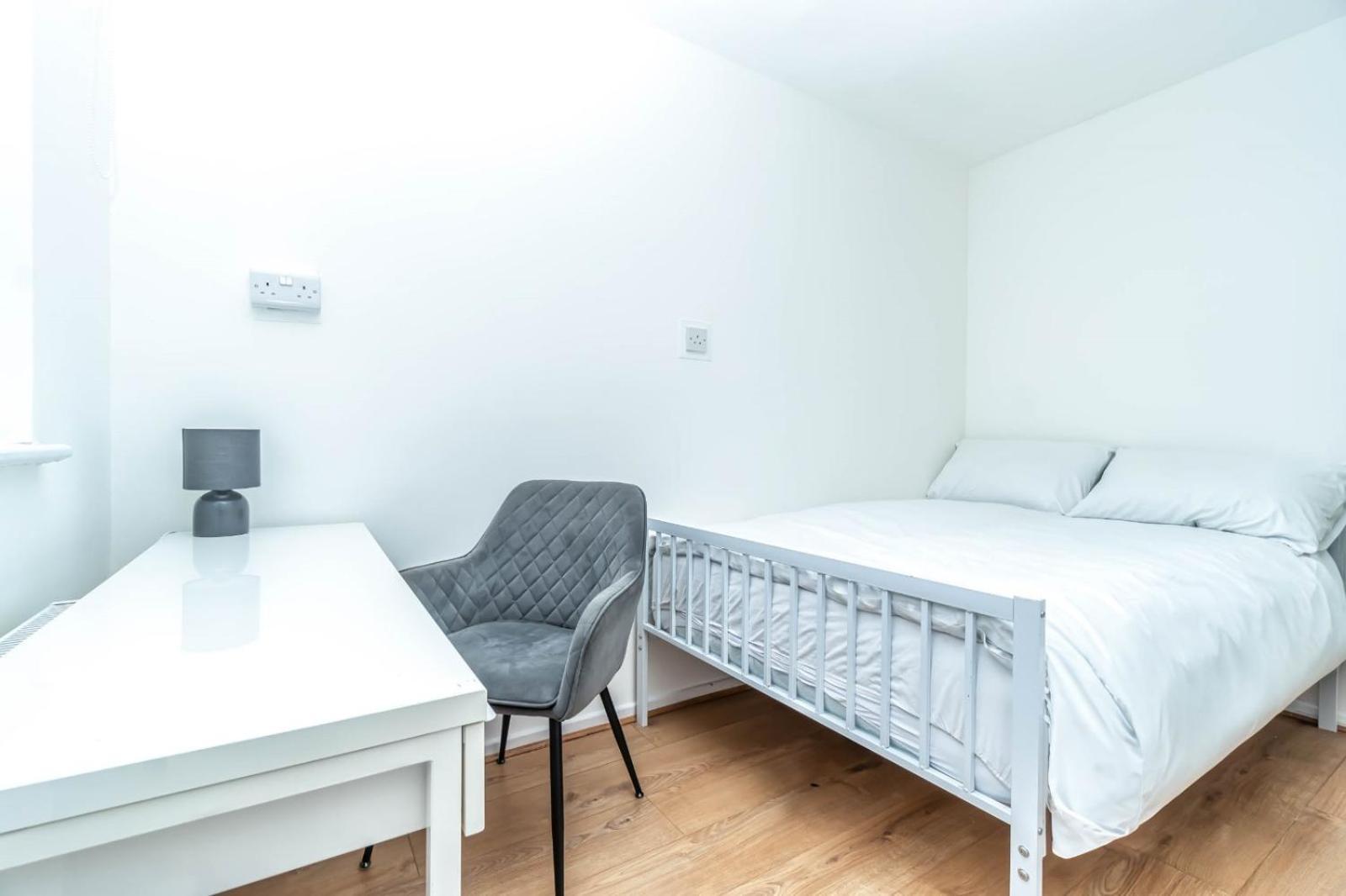 Bright Guest House In Hackney Londyn Zewnętrze zdjęcie